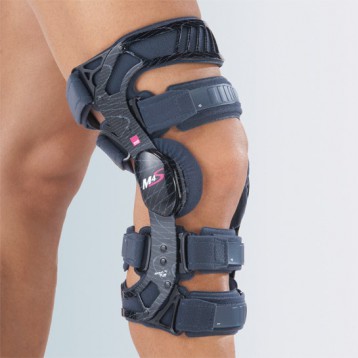 M.4® S - Ginocchiera funzionale a 4 punti per ACL/PCL/CI (nera) M.4® S - Ginocchiera funzionale a 4 punti per ACL/PCL/CI (nera)